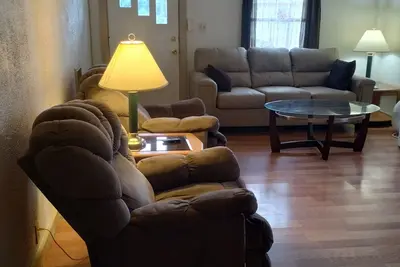 Image de Finger Lakes wine trails, Nascar, Corning Glass Museum, Aviation museums & more!