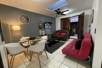 Image de Elegante Casa de 4 Habitaciones a Solo 15 Minutos del Corazón de la Ciudad