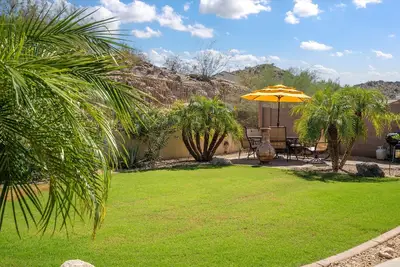 Image de Estrella Golden Oasis | Mountain view back yard!