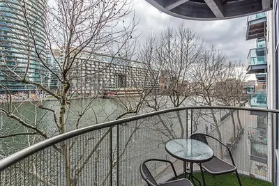 Image de Cosy and comfortable 2 bedroom apartment in Canary Wharf with river view