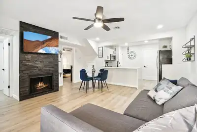 Image de Perfect Private Desert Getaway by Hohokam Stadium!