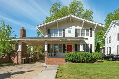 Image de Spacious 5Bd/3Ba in Charming Wythe!
