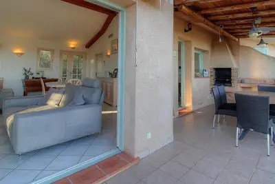 Image de Villa avec piscine chauffée et couloir de nage sur les hauteurs de Porto-Vecchio