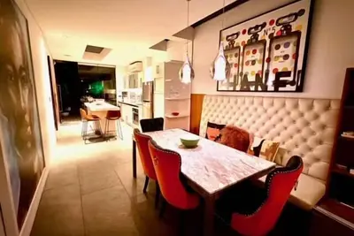 Image de 3 Storey Terrace House Walk Fox Studios Scg & City