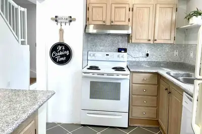 Image de Centrally situated in the heart of downtown city