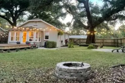 Image de Twin Oaks: Historic Gem Mins to Beach & Downtown, Walk to Local Eats & Coffee