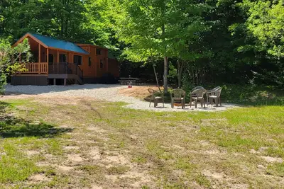 Image de Log Cabin Tiny Home Getaway on 22 acres