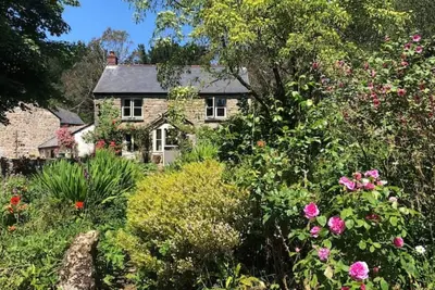 Image de Dog friendly cottage w\/woodland & lake @coskewis