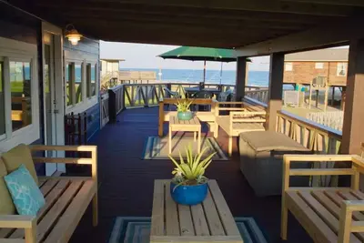 Image de Blue Skies and just steps to the ocean, recent remodel, 3 bedrooms