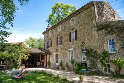 Image de 19th century mill, 🐴ponies, swimming pool, countryside, chickens🐔