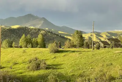 Image de Close to Downtown with Mountain Views