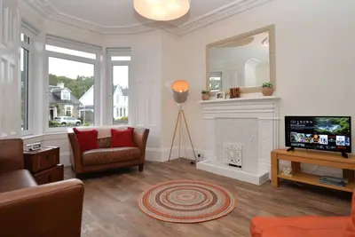Image de Glen Oirig, upper level apartment with sea views