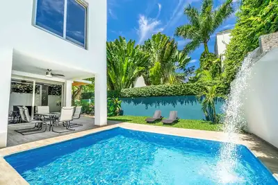 Image de The Castle Ii - Modern Villa with Private Pool at a Safe Gated Community