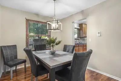 Image de Naperville Fhs Rental - Woodview Lane