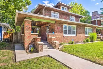 Image de Near Family Fun! Centrally Located Indy Charmer