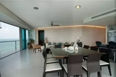 Image de My Home is Located in the 10th Floor at a Beachfront Condo