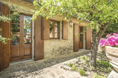 Image de Agréable appartement dans une maison de vacances avec Wifi, piscine, climatisation, Tv, véranda