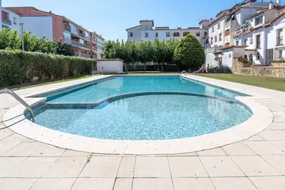 Image de Agréable appartement pour 3 personnes avec piscine, Wifi, Tv, terrasse, animaux admis et parking