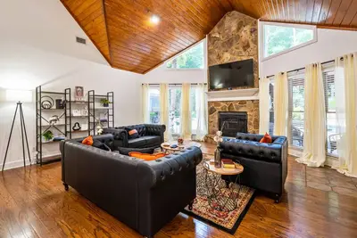 Image de Spacious 4br Estate w/ Movie Room & Fire Pit