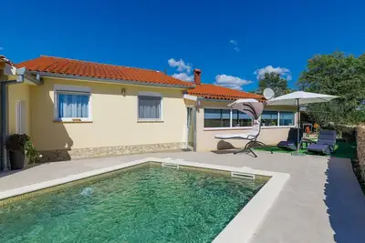 Image de Maison de vacances privée avec climatisation, piscine privée, Wifi, Tv, terrasse, animaux admis