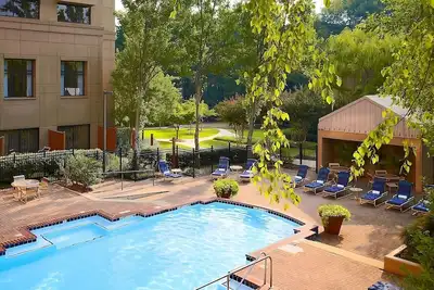 Image de Your Home Away From Home! Pet-Friendly Unit To Relax. Near Green Space!