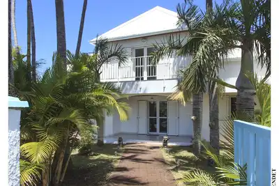 Image de Villa de luxe, 3 chambres, 2 salles de bain, piscine privée chauffée