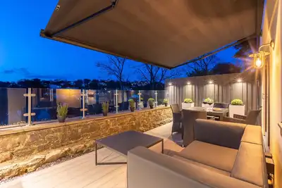 Image de Rutland Heights, Coastal House, Garden, Terraces, Parking Spaces, & Ev Point