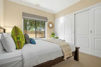 Image de Marcotta Guest Suite | Moments to Golf Course