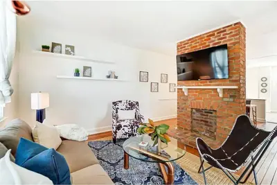 Oakley Square 3br - Walkable-Sleeps 5 - Fire Pit
