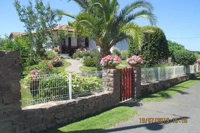 Image de Au Pays Basque, entre mer et montagne, au calme, appartement en rdc avec jardin