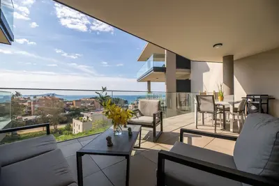 Image de 110 m2 d'espace de vie, vue mer, plage à 200 m