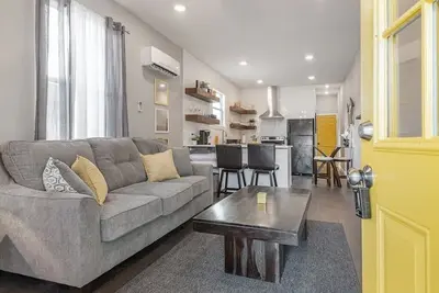 Image de Gambino Getaway - 1 / 1 Apt in Historic Ybor City