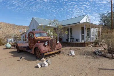 Image de Randsburg historical rectory 3 bedroom home