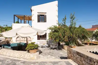 Image de Lovely property in village near the best beaches.