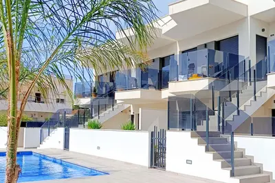 Image de Rez-de-chaussée, à 100m de la plage, piscine, wifi, parking