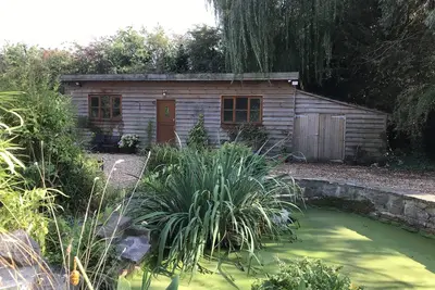 Image de Large-Cabine-Salle de bain privée séparée