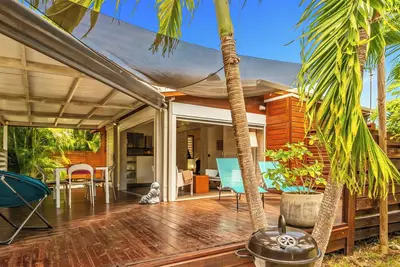 Image de Villa Bouddha 2, avec jacuzzi nichée dans un jardin tropical