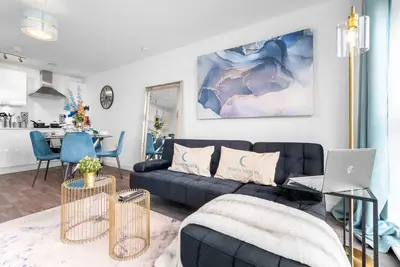 Image de New Unique 4 Bed | Families + Contractors | 靠近唐人街