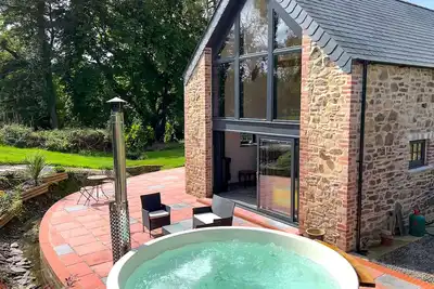 Image de Gloriously rural, Y Felin is a fantastic luxury barn conversion in Pembrokeshire