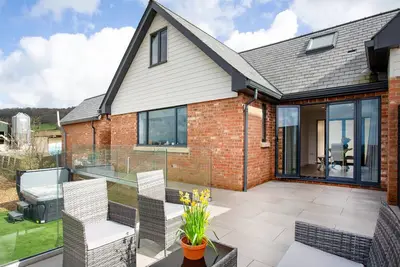 Image de 2 chambres à coucher à Ottery St Mary