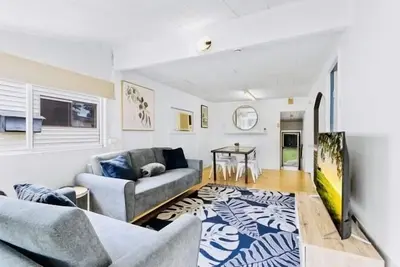 Image de Bayside Living! Walk to Water, Central, sleeps 7