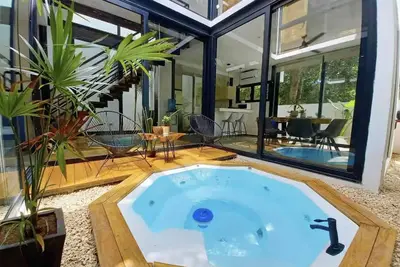 Image de Lux & Stunning W/Private Jacuzzi & Pool / 4br