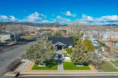 Image de Cc*New Listing*Walk to the Square*New Remodel*