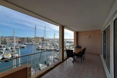Image de Cap Hermes T2 climatisé, Wifi, de 40m2 avec balcon vue Port 4 Personnes Parking en sous-sol