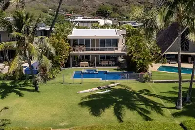 Image de Best and Newest Beachfront Listing in Honolulu