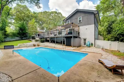 Image de Mableton Home w/ Private Pool ~ 15 Mi to Atl!