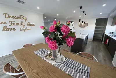 Image de Luxury new 7 Bedroom house