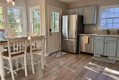 Image de Comfortable, Clean, and Convenient to Everything!