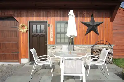 Image de Bavarian Farm Hops View - Upscale apartment  w/ hot tub