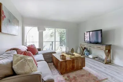 Image de Hostess City Condo, Convenient | Stylish | Quiet